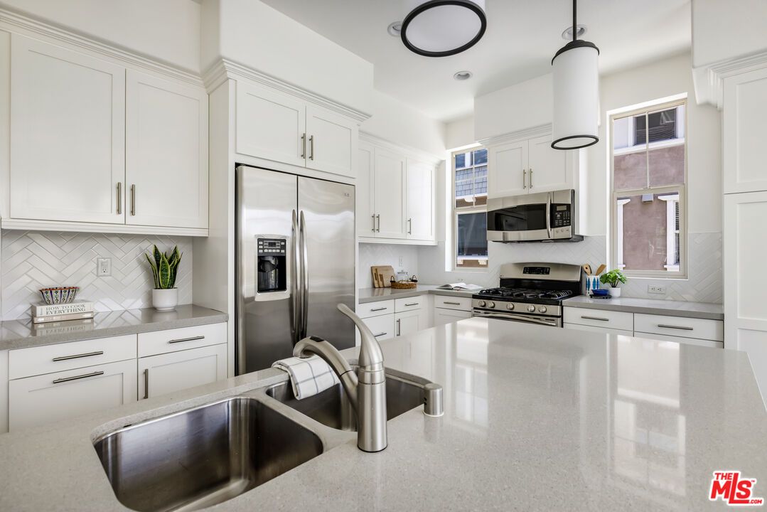 Interior, Kitchen, Pendant Lights, Recessed Lighting, Stainless Steel Appliances