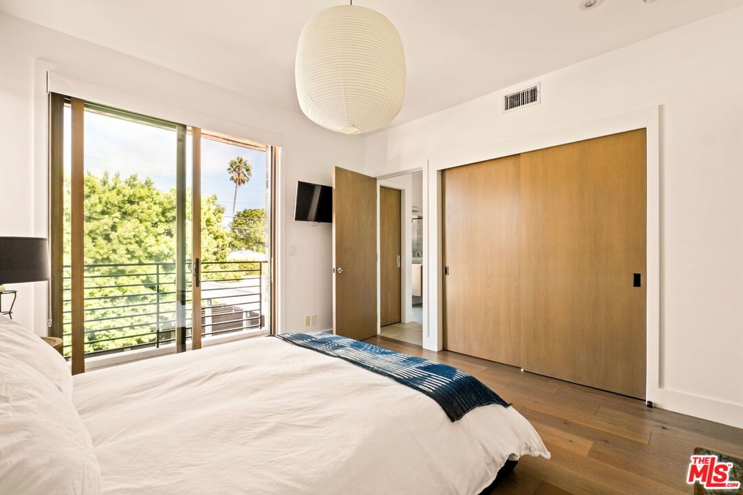 Bedroom, Interior, Pendant Lights, Wood Texture Flooring