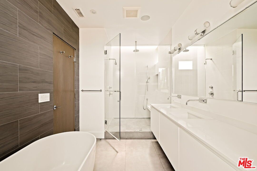 Bathroom, Dual Sink Vanities, Free Standing Baths, Glass Shower, Interior, Recessed Lighting