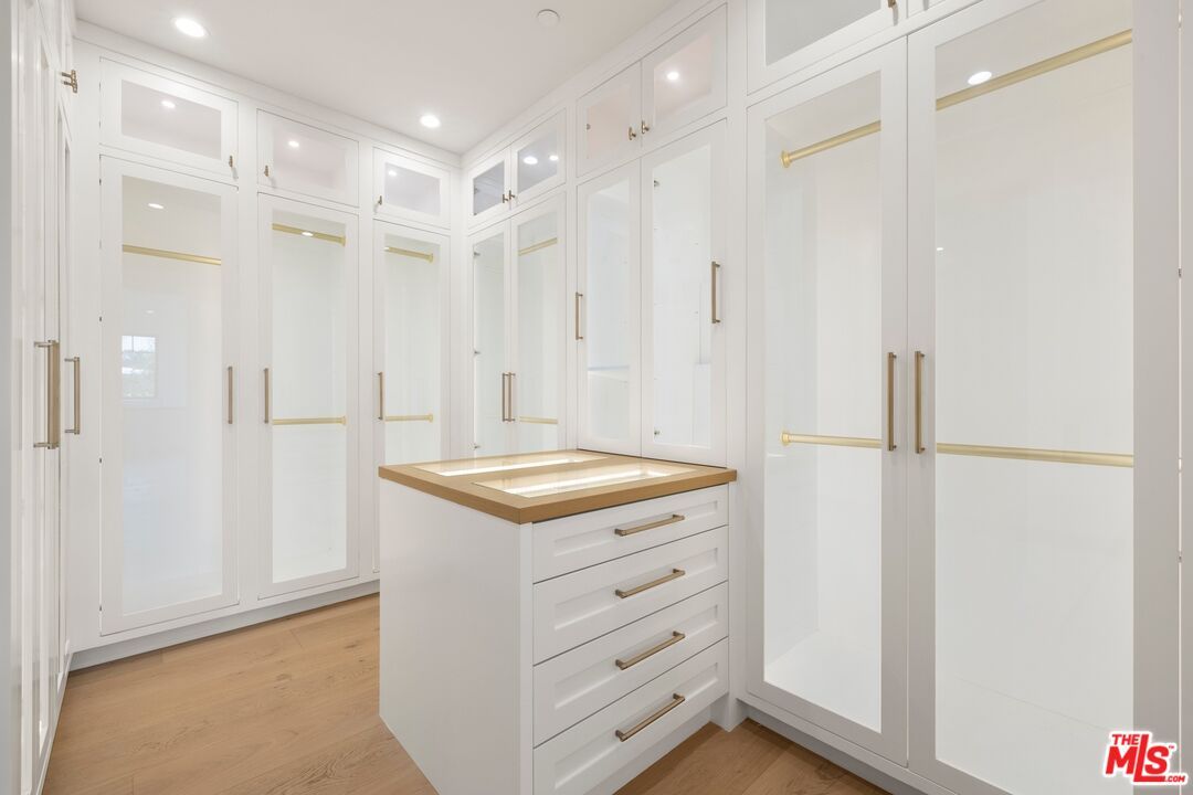 Interior, Recessed Lighting, Walk-in Closets, Wood Texture Flooring