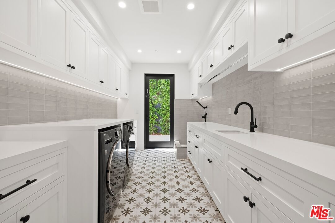 Interior, Recessed Lighting, Washer