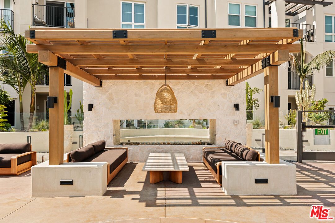 Exterior, Pendant Lights