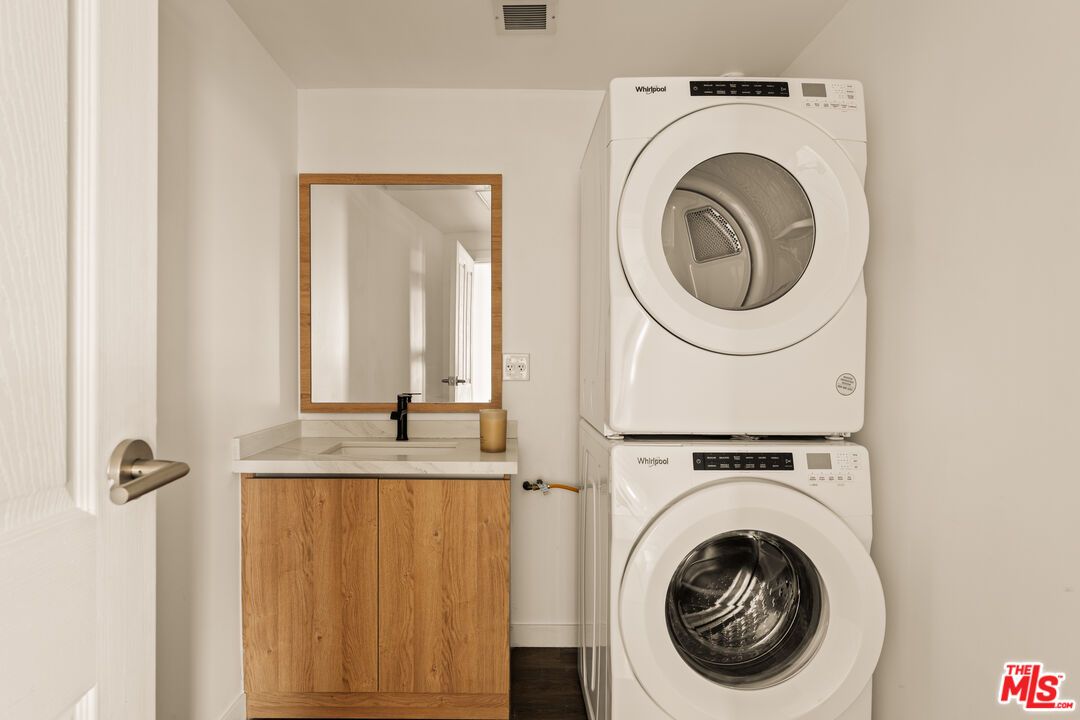 Interior, Utility Closets, Washer