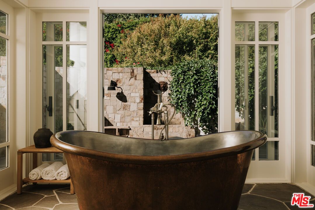 Bathroom, Free Standing Baths, Interior