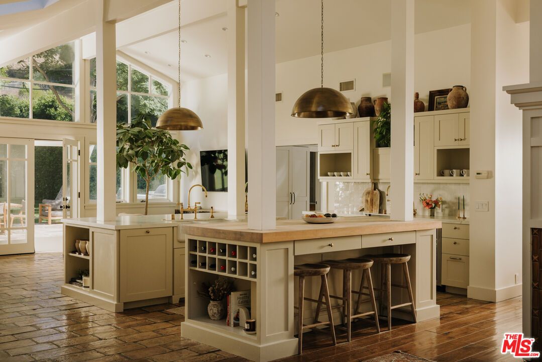 Interior, Kitchen, Pendant Lights, Wood Texture Flooring