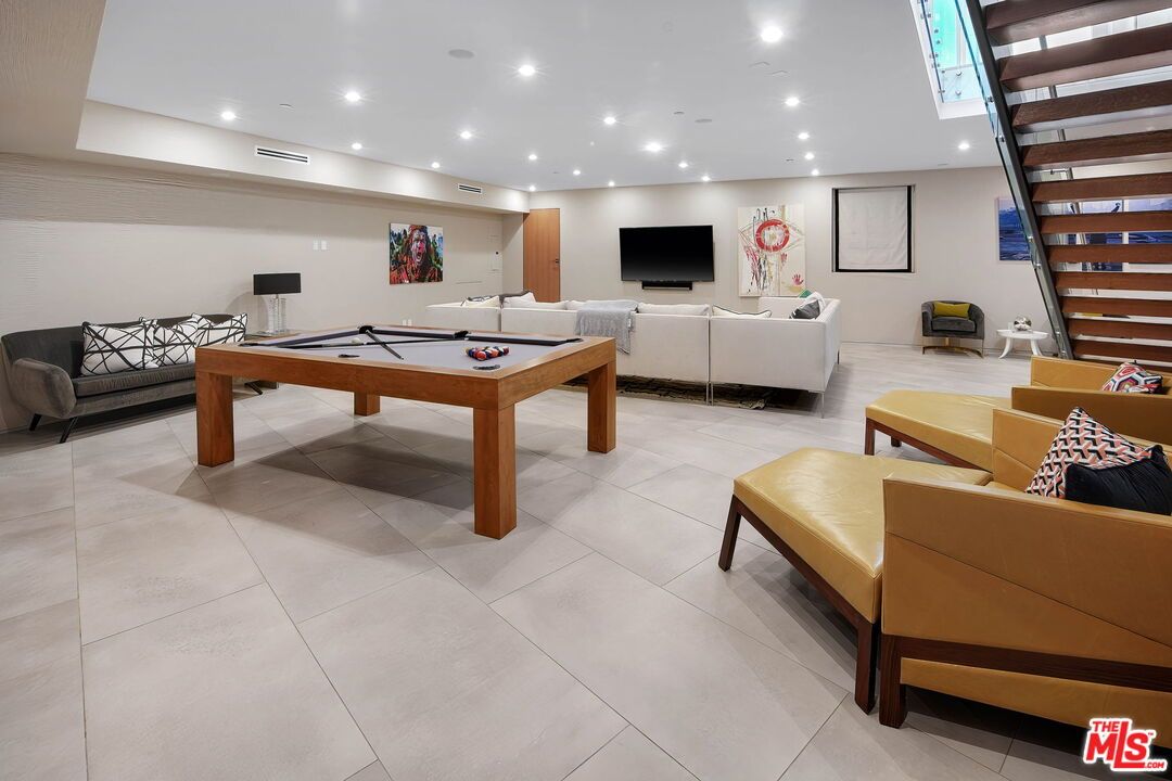 Billiard Table, Game Room, Interior, Living room, Recessed Lighting