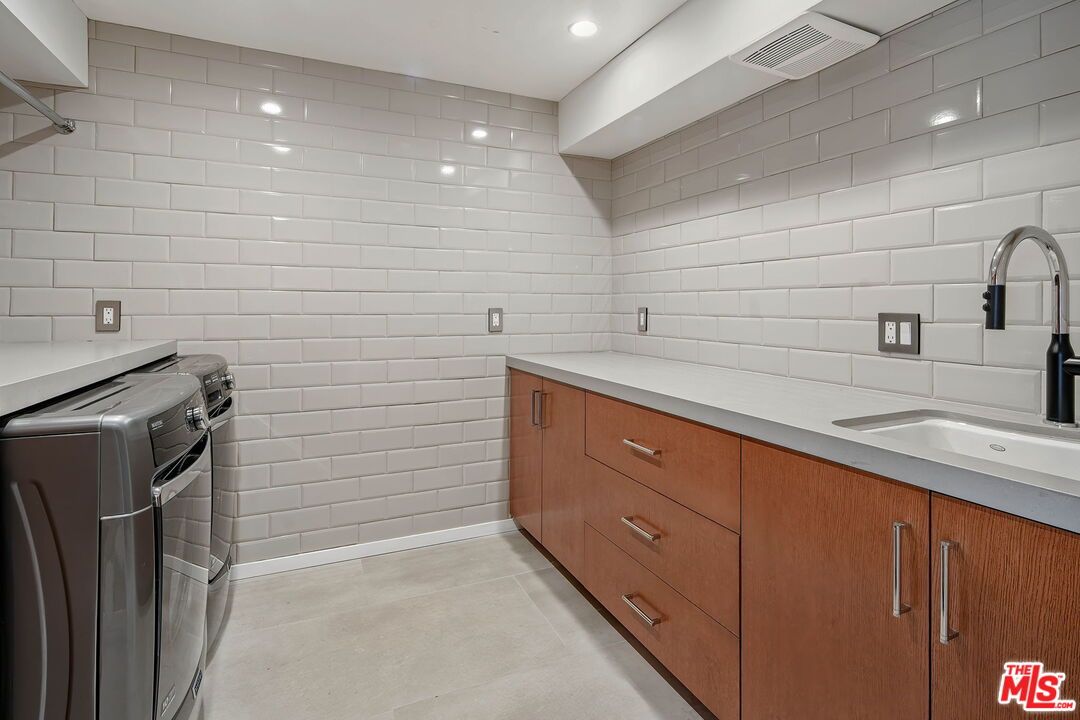 Interior, Recessed Lighting, Washer