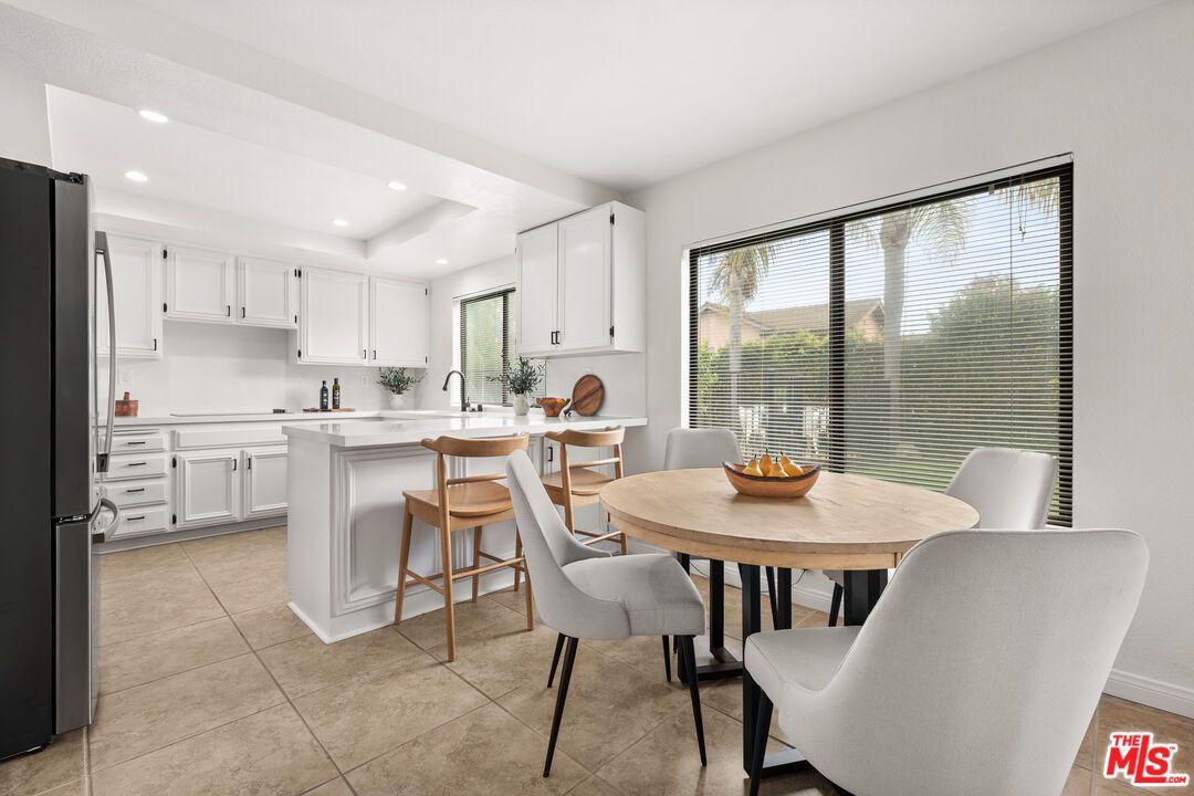 Dining room, Interior, Kitchen, Recessed Lighting