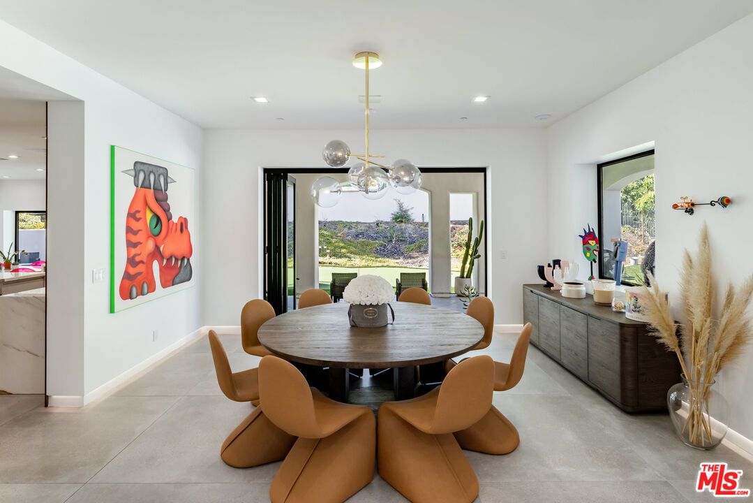 Dining room, Interior, Pendant Lights, Recessed Lighting