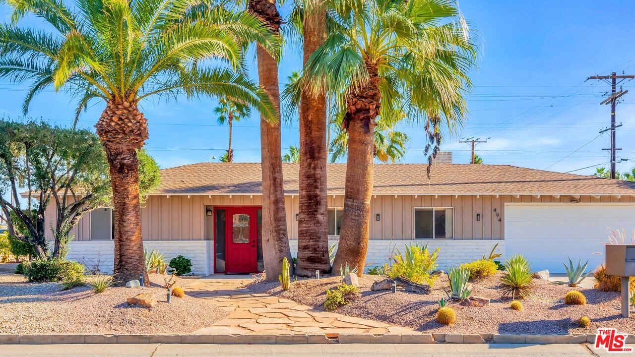 Attached, Exterior, Facade, Ranch