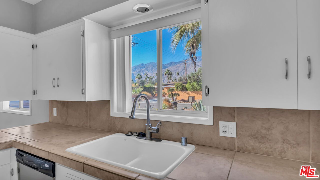 Bathroom, Interior, Tile Countertops