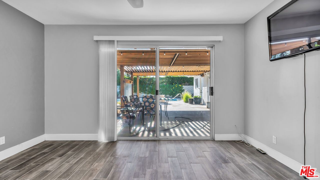 Empty room, Interior, Wooden Ceilings, Wood Texture Flooring