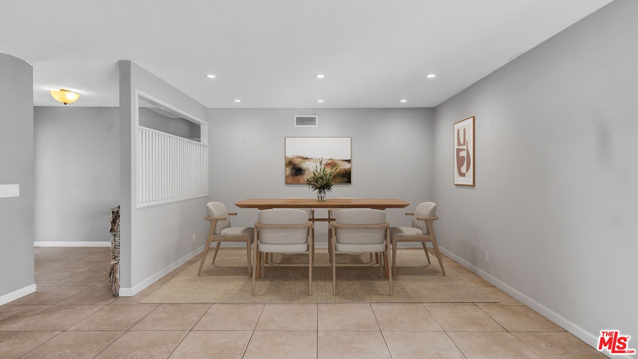 Dining room, Interior, Recessed Lighting