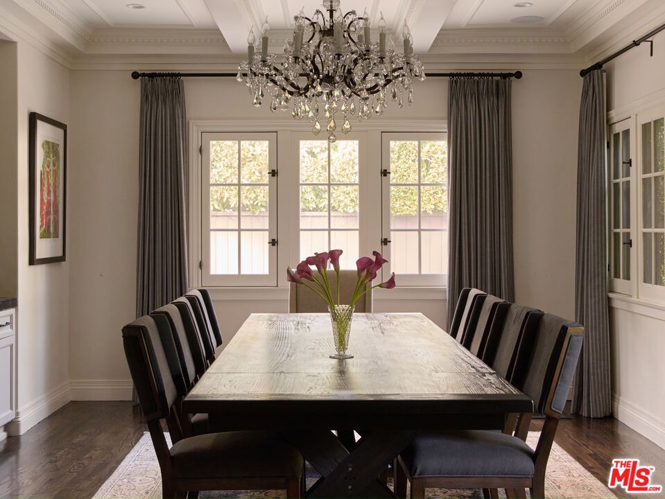 Chandelier, Dining room, Interior, Recessed Lighting, Wood Texture Flooring
