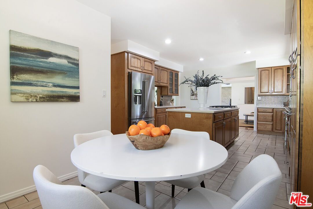 Dining room, Interior, Kitchen, Recessed Lighting, Stainless Steel Appliances