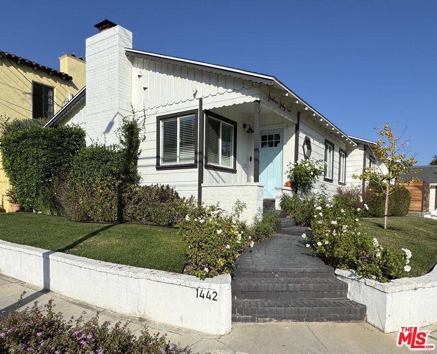 Exterior, Facade, Spanish Mediterranean