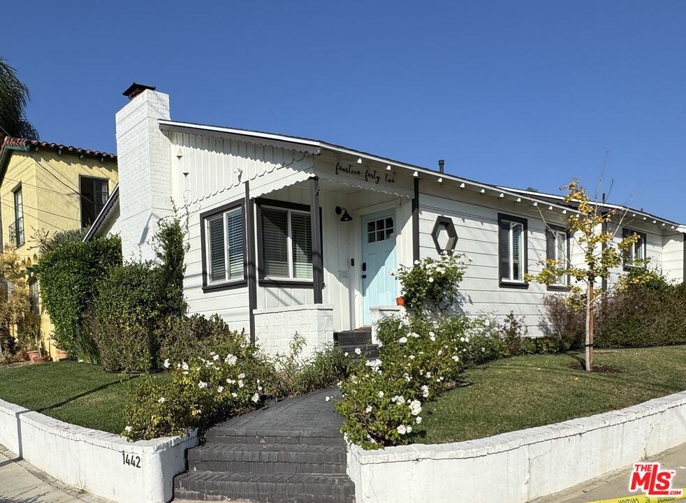 Exterior, Facade, Spanish Mediterranean