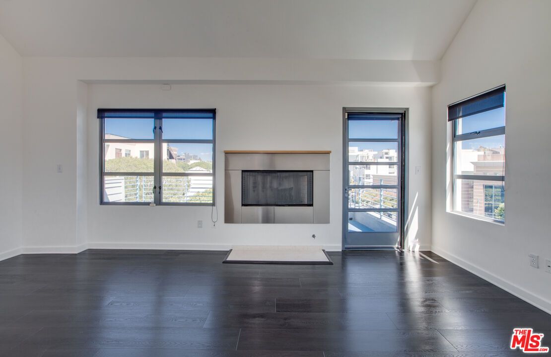 Empty room, Fireplace, Interior, Wood Texture Flooring