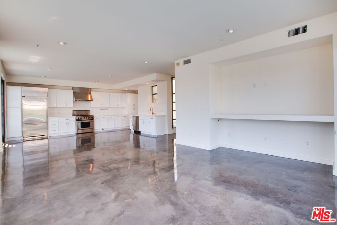 Empty room, Interior, Kitchen, Recessed Lighting, Stainless Steel Appliances