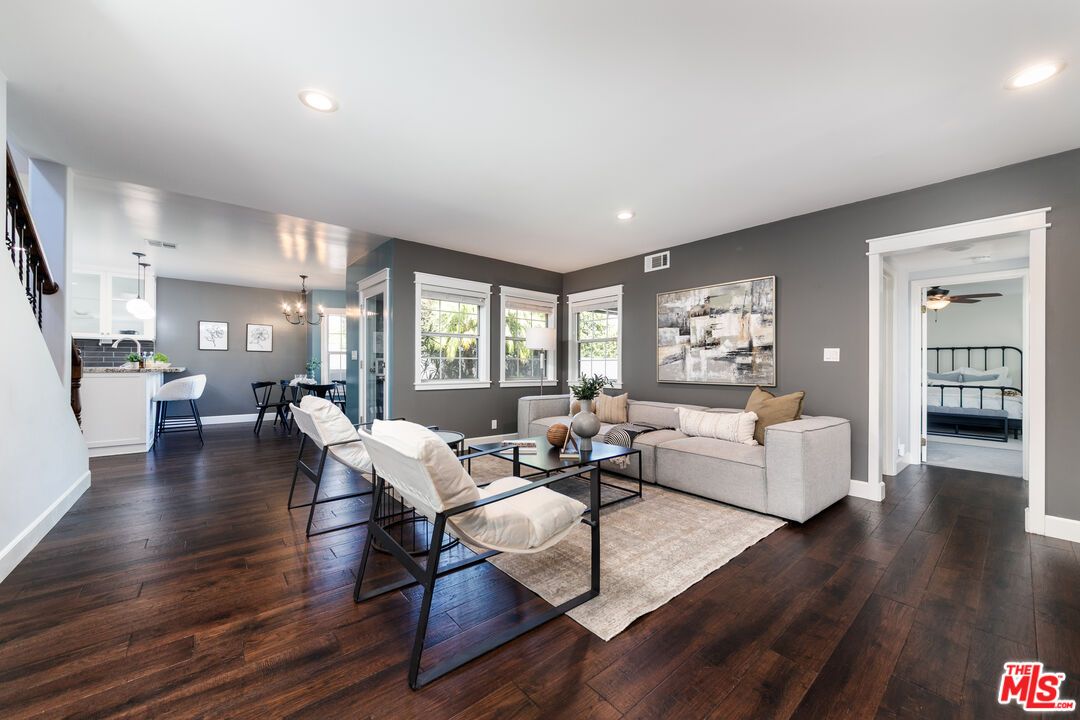 Dining room, Interior, Living room, Pendant Lights, Recessed Lighting, Wood Texture Flooring