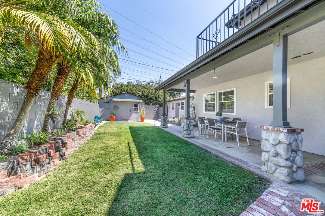 Backyard, Detached Garage, Exterior