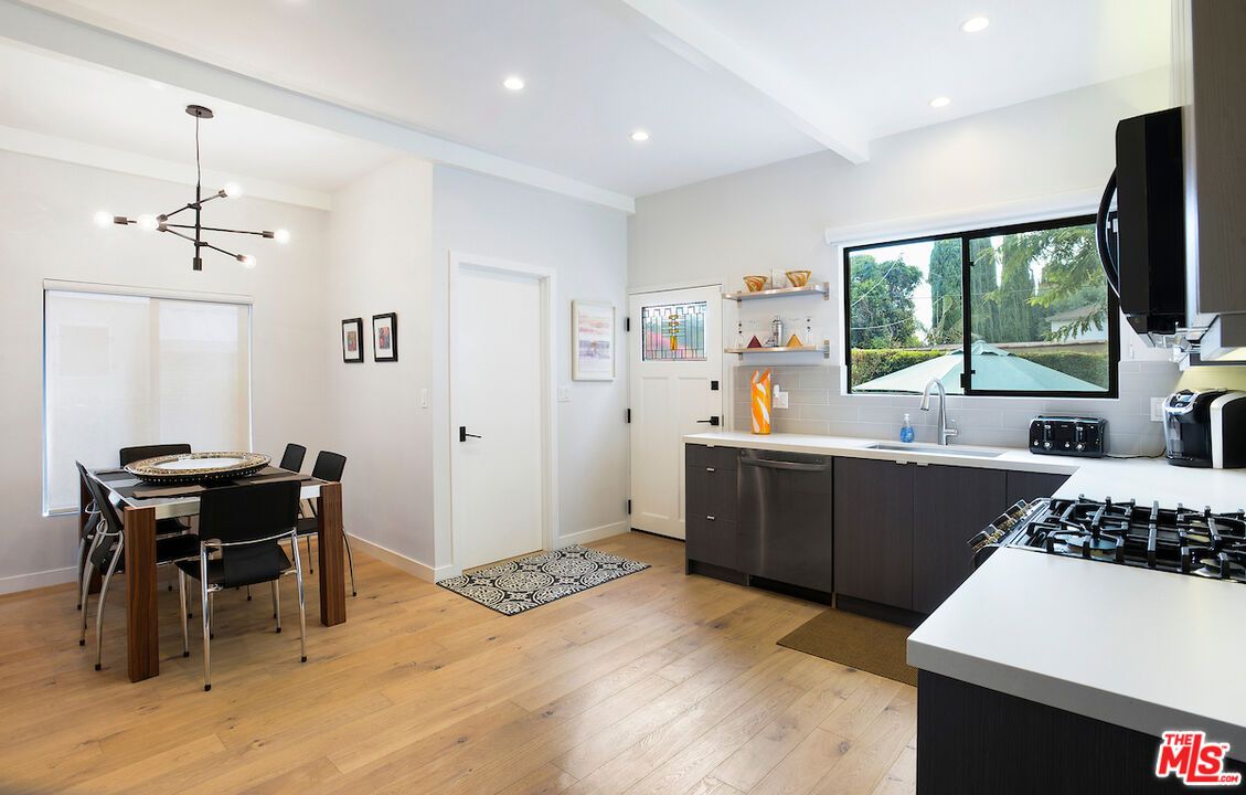 Dining room, Interior, Kitchen, Pendant Lights, Recessed Lighting, Wood Texture Flooring