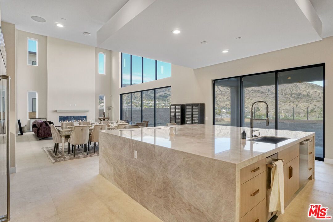 Dining room, Interior, Kitchen, Recessed Lighting