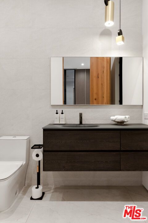 Bathroom, Interior, Pendant Lights