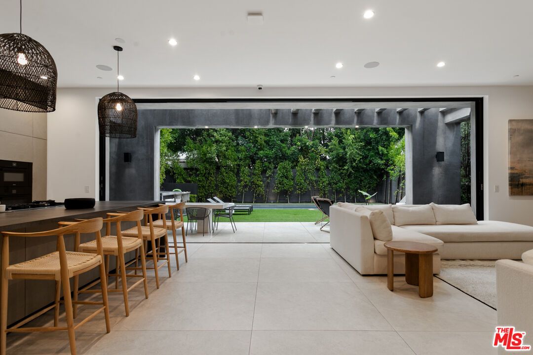 Interior, Living room, Pendant Lights, Recessed Lighting