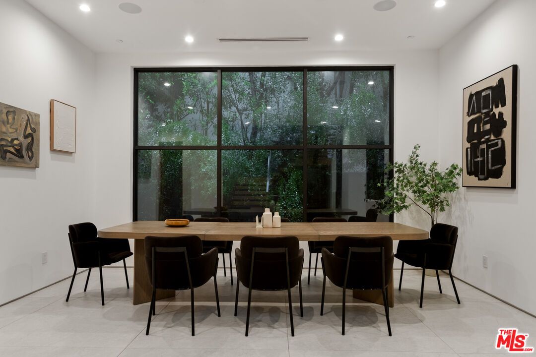 Dining room, Interior, Recessed Lighting
