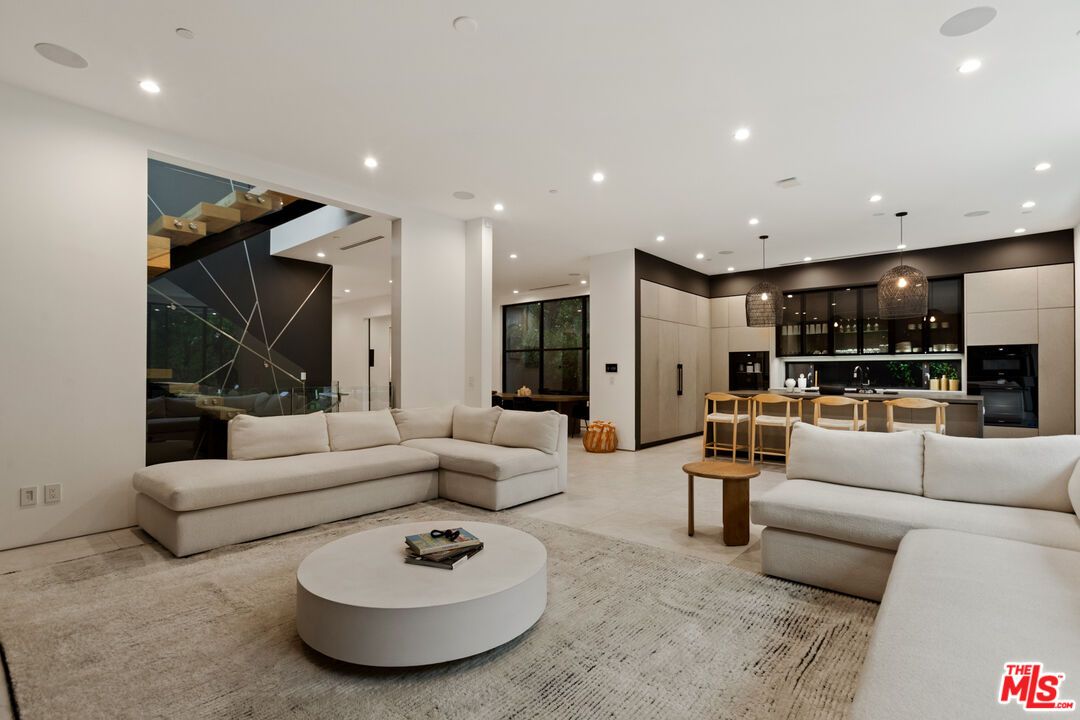 Dining room, Interior, Kitchen, Living room, Pendant Lights, Recessed Lighting, Stainless Steel Appliances