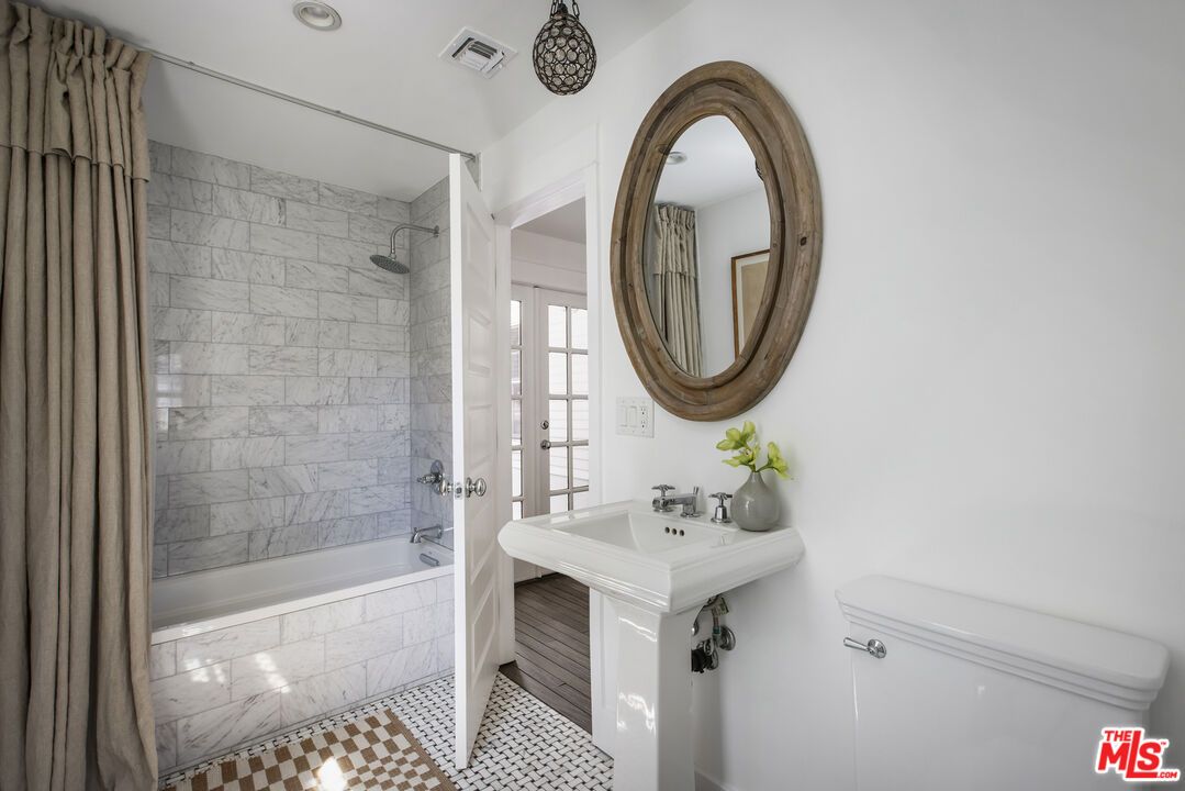 Bathroom, Interior, Recessed Lighting, Wood Texture Flooring