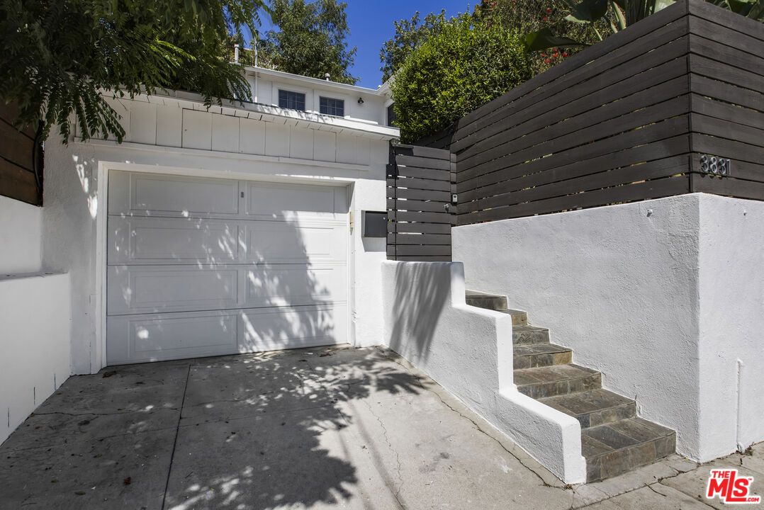 Detached Garage, Exterior