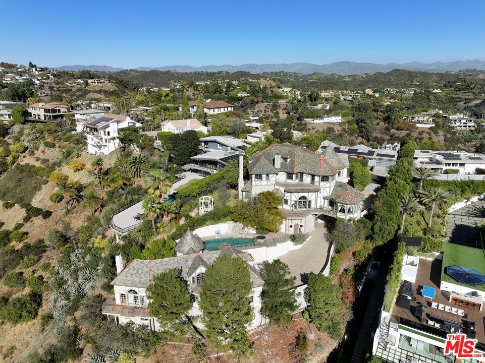Exterior, Drone