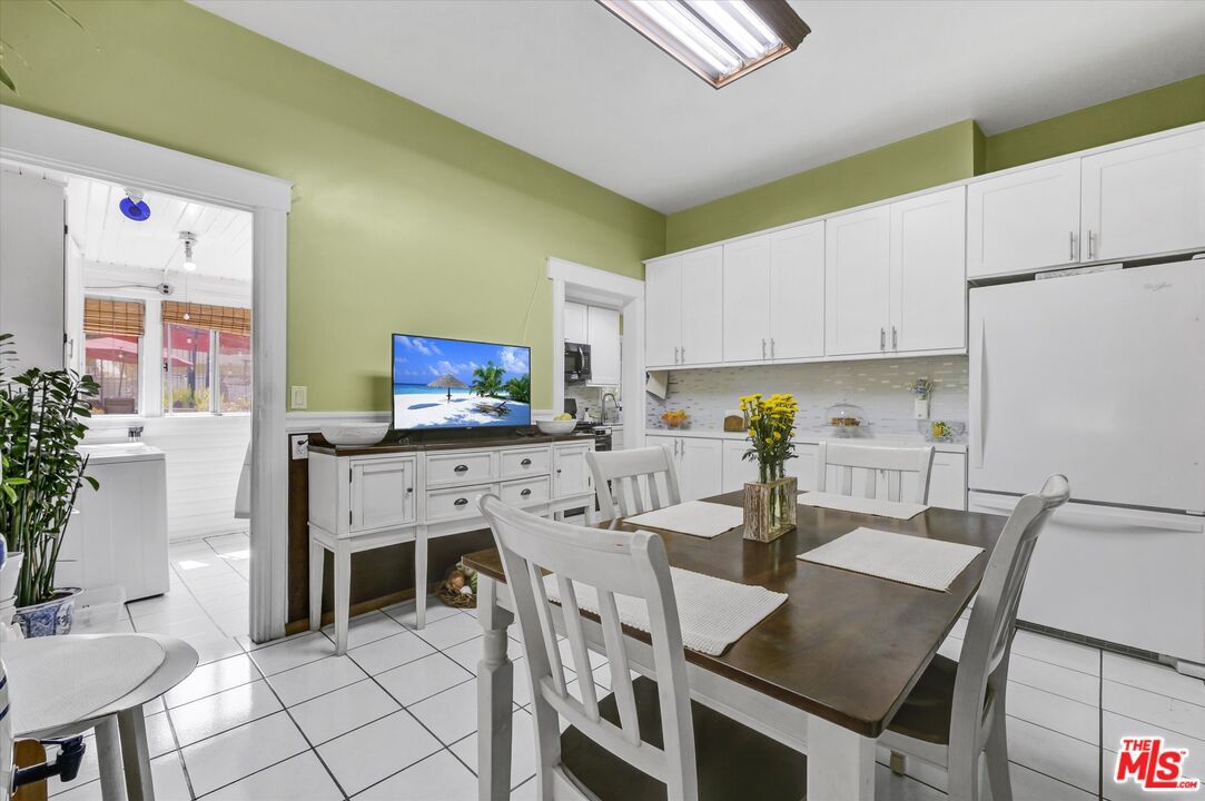 Dining room, Interior, Kitchen