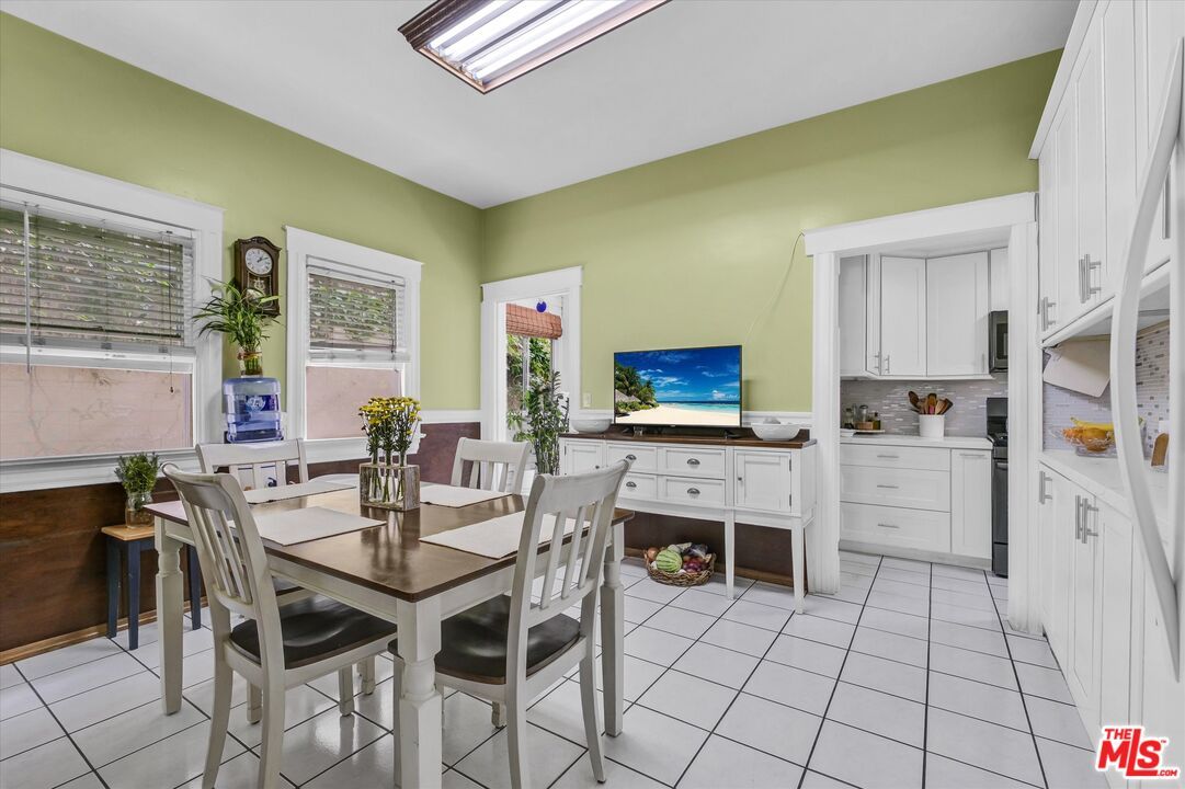Dining room, Interior