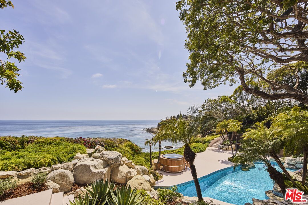Exterior, Hot Tub, Pool, Water