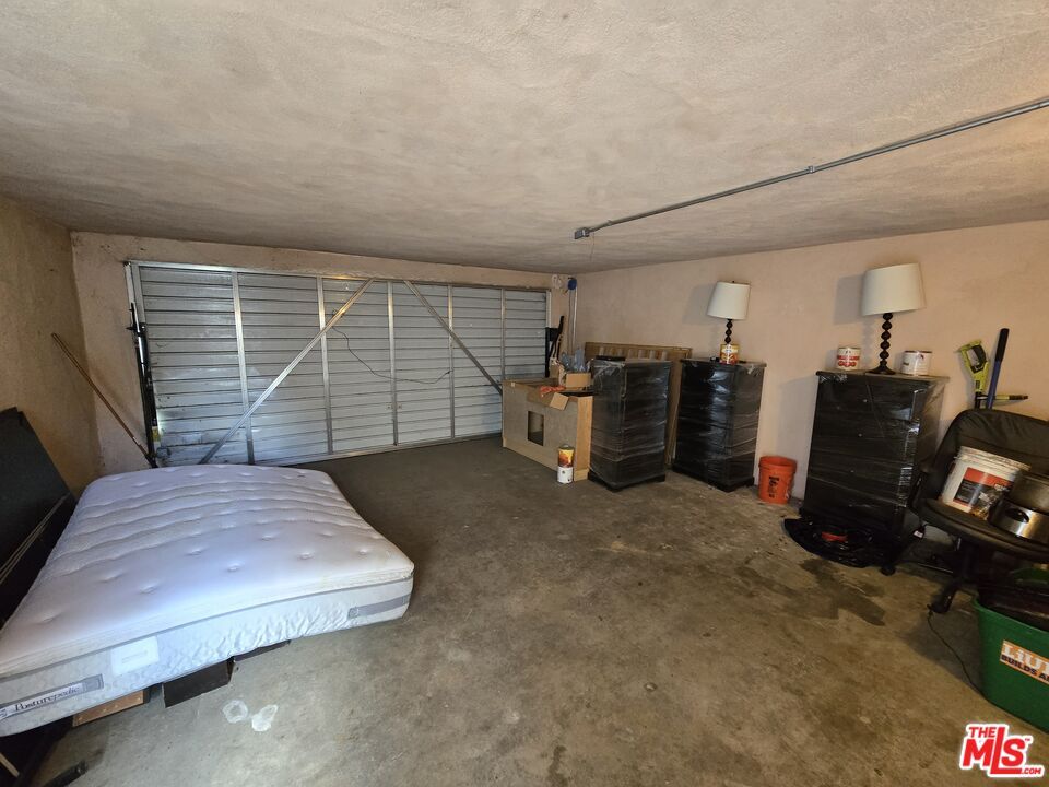 Garage, Interior