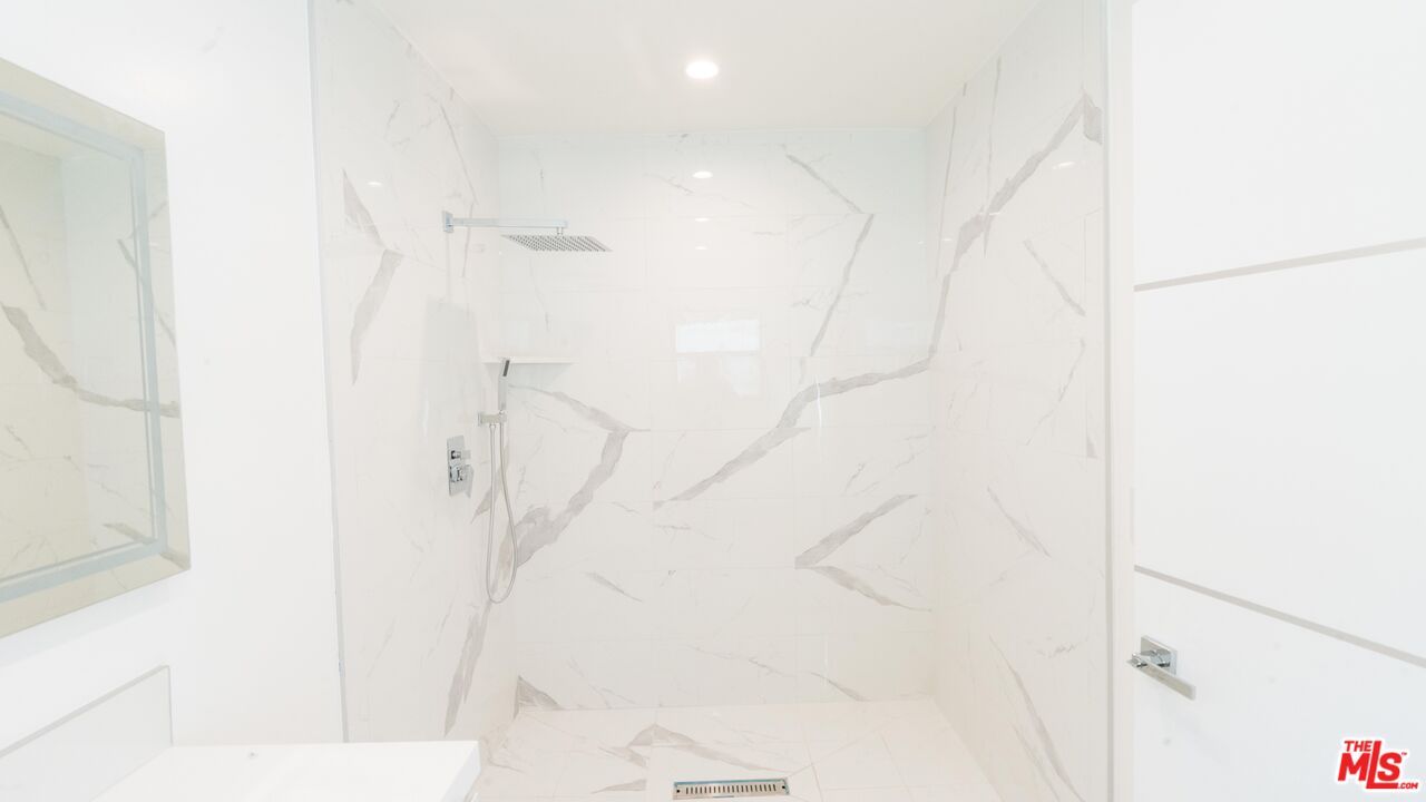 Bathroom, Interior, Marble Walls, Recessed Lighting
