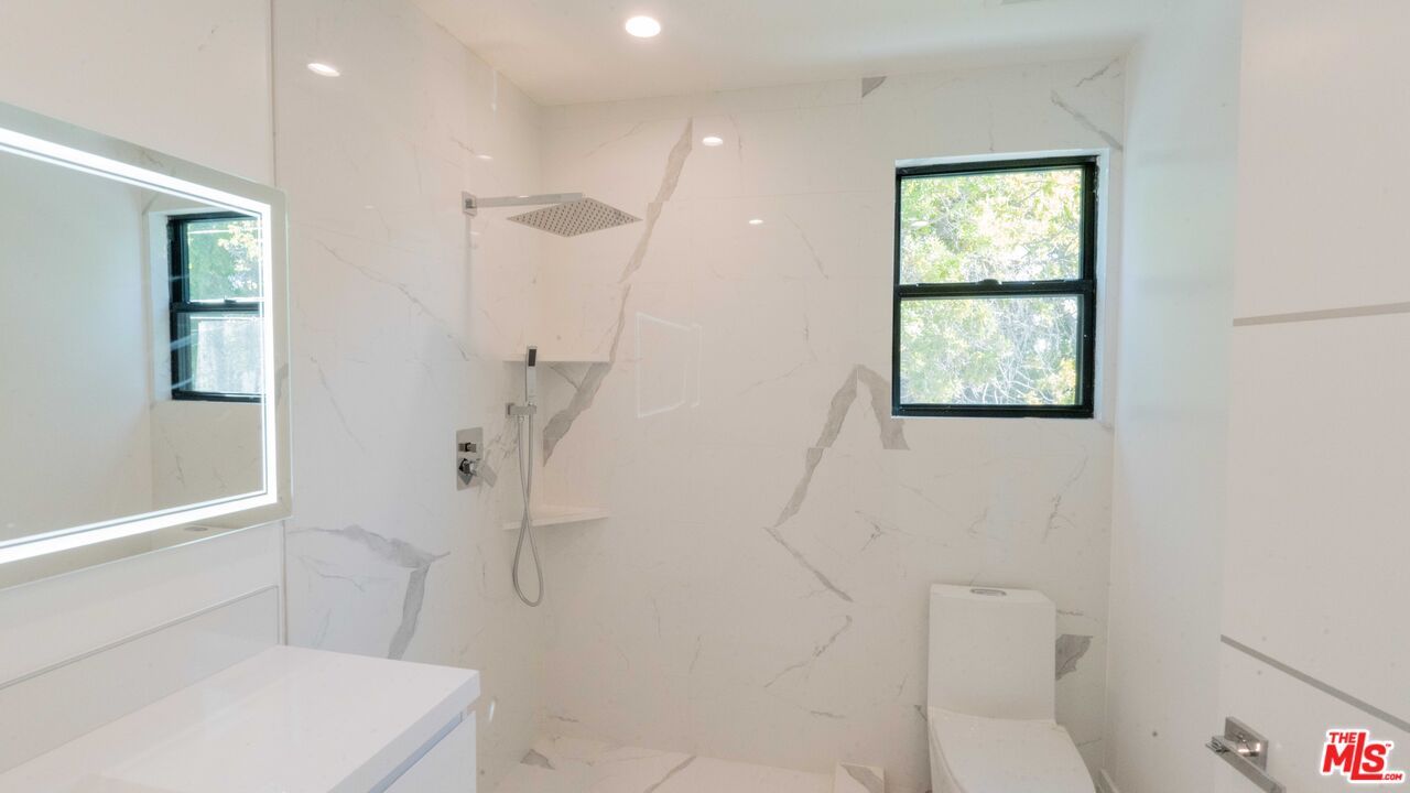 Bathroom, Interior, Marble, Marble Walls, Recessed Lighting