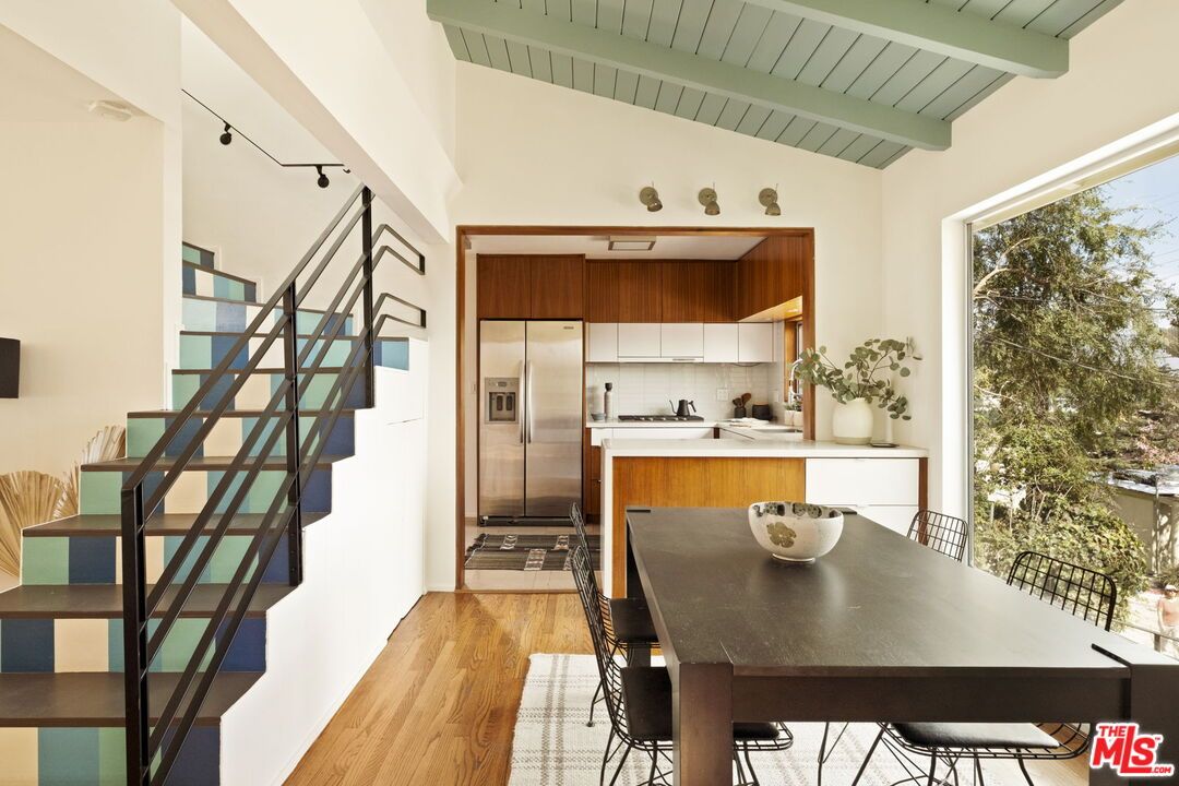 Dining room, Interior, Kitchen, Stainless Steel Appliances, Wood Texture Flooring