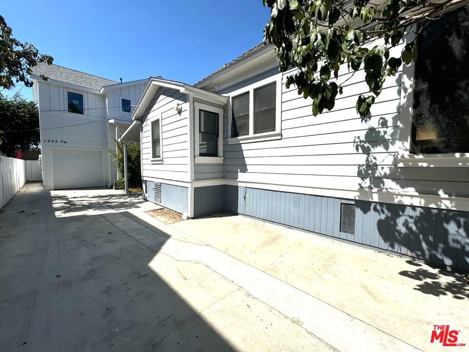 Detached Garage, Exterior