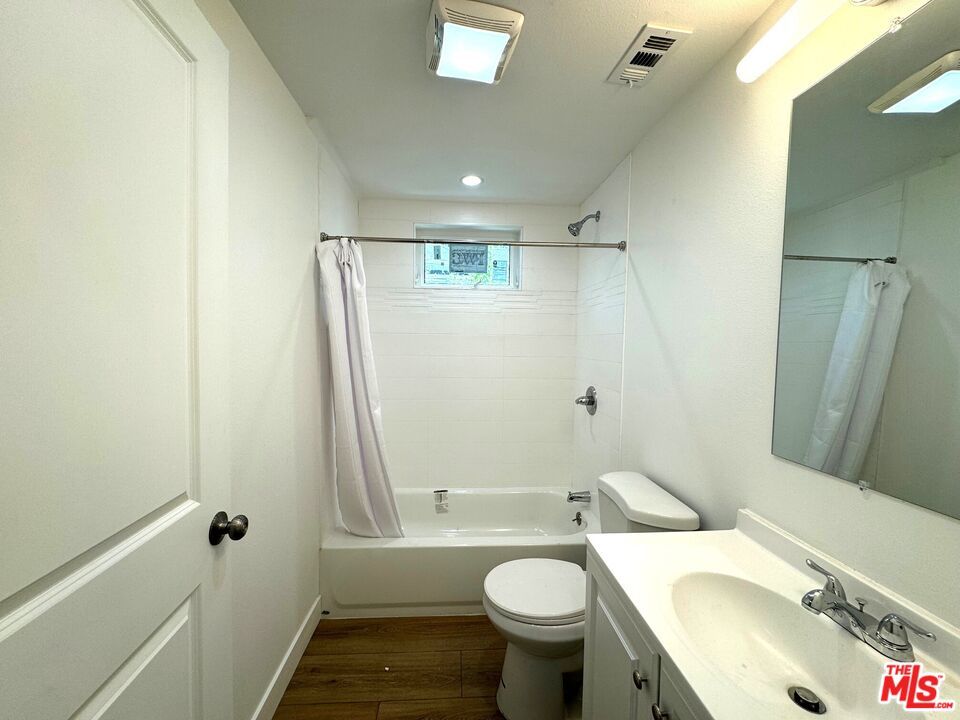 Bathroom, Interior, Recessed Lighting, Wood Texture Flooring