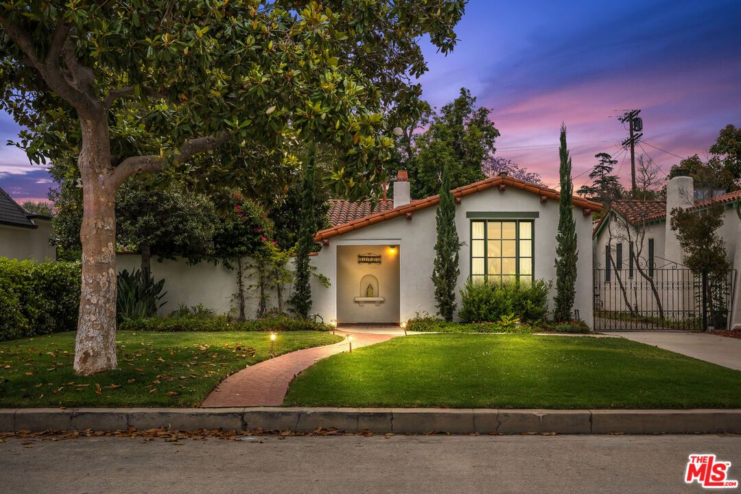 Backyard, Exterior, Facade, Spanish Mediterranean
