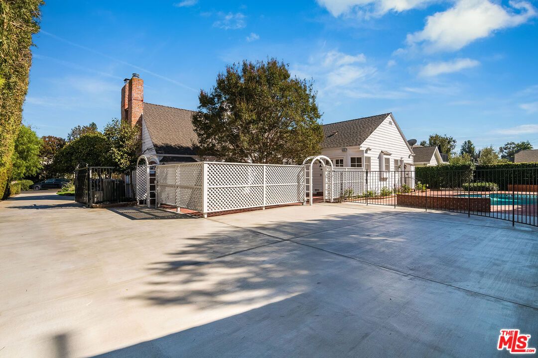 Backyard, Exterior, Pool