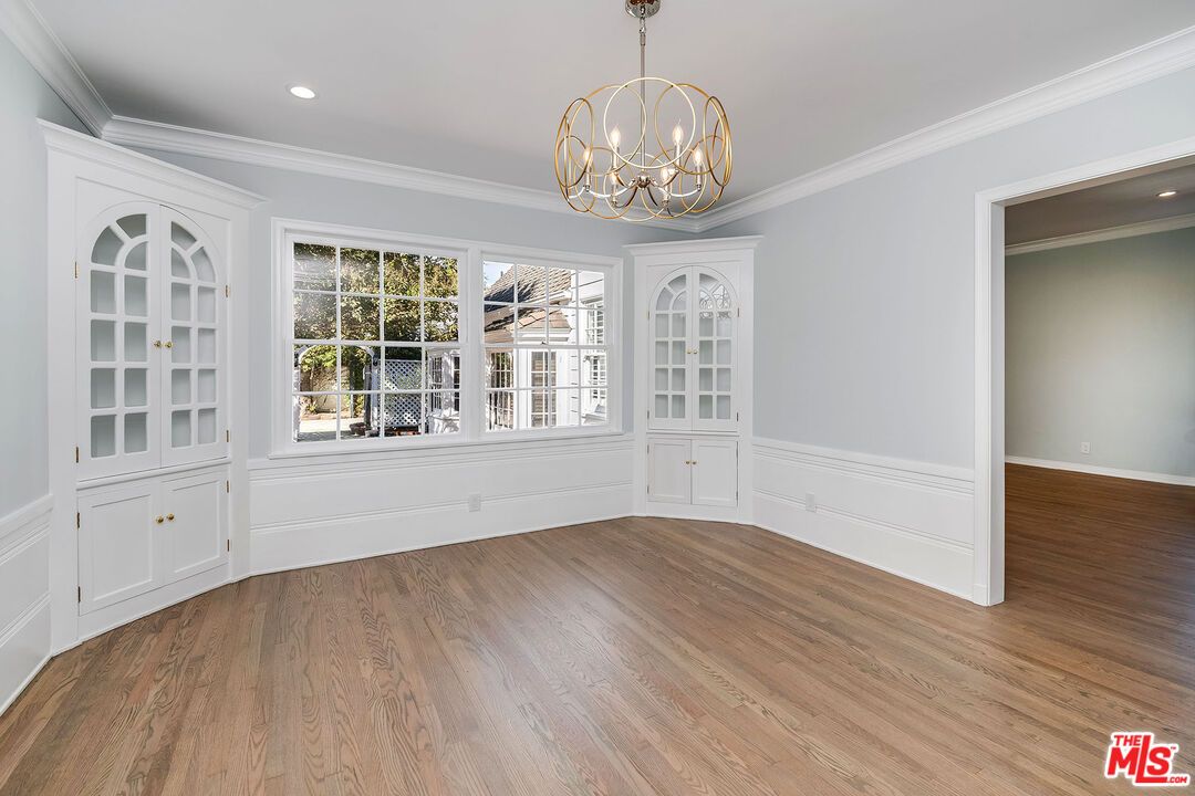 Chandelier, Empty room, Interior, Recessed Lighting, Wood Texture Flooring