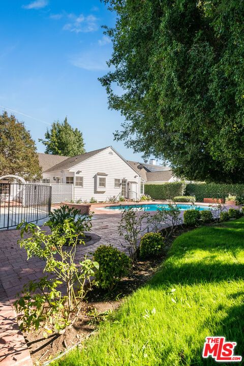 Backyard, Exterior, Pool