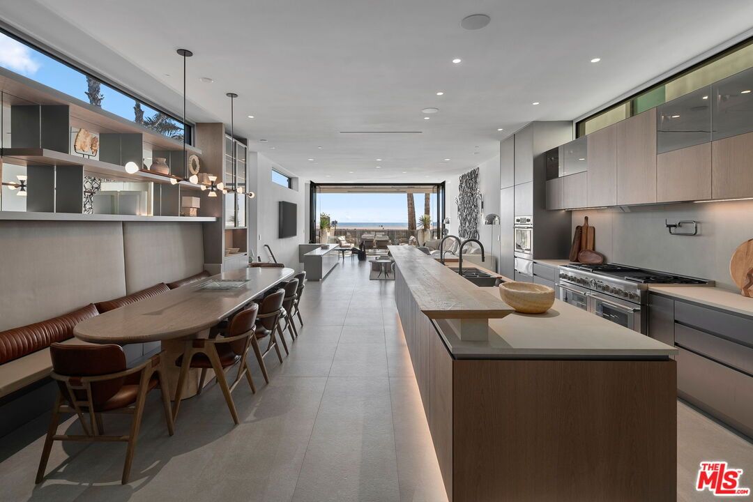 Dining room, Interior, Kitchen, Living room, Pendant Lights, Recessed Lighting, Stainless Steel Appliances, Water