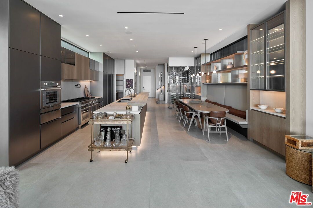 Dining room, Interior, Kitchen, Pendant Lights, Recessed Lighting, Stainless Steel Appliances