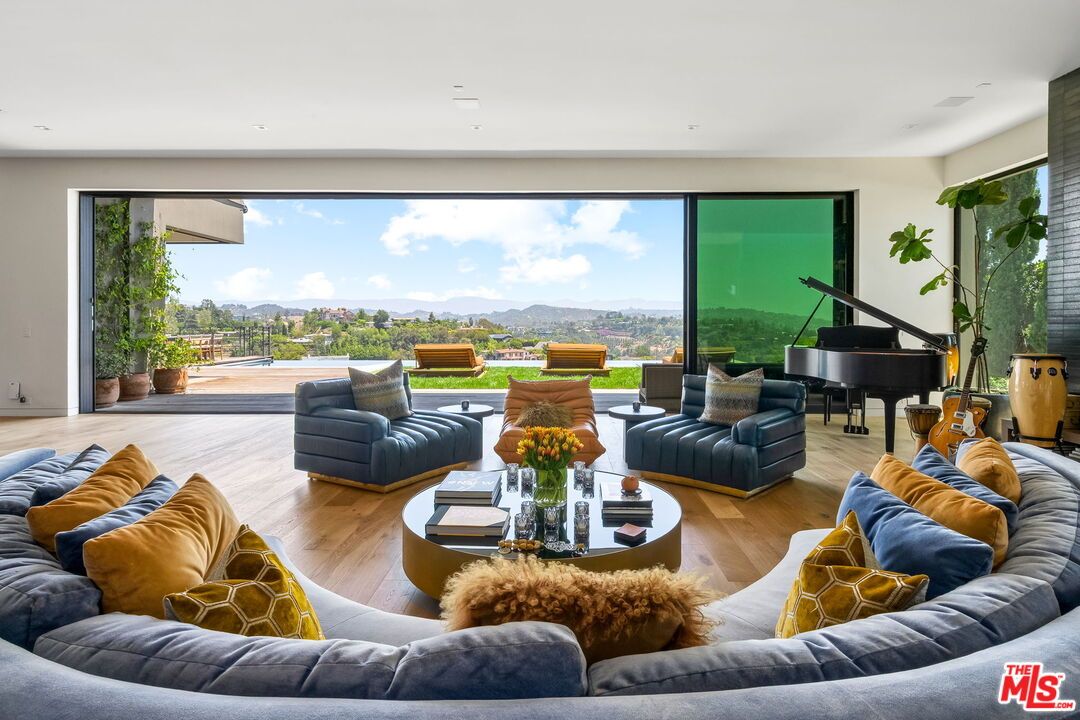Interior, Living room, Piano, Recessed Lighting, Wood Texture Flooring